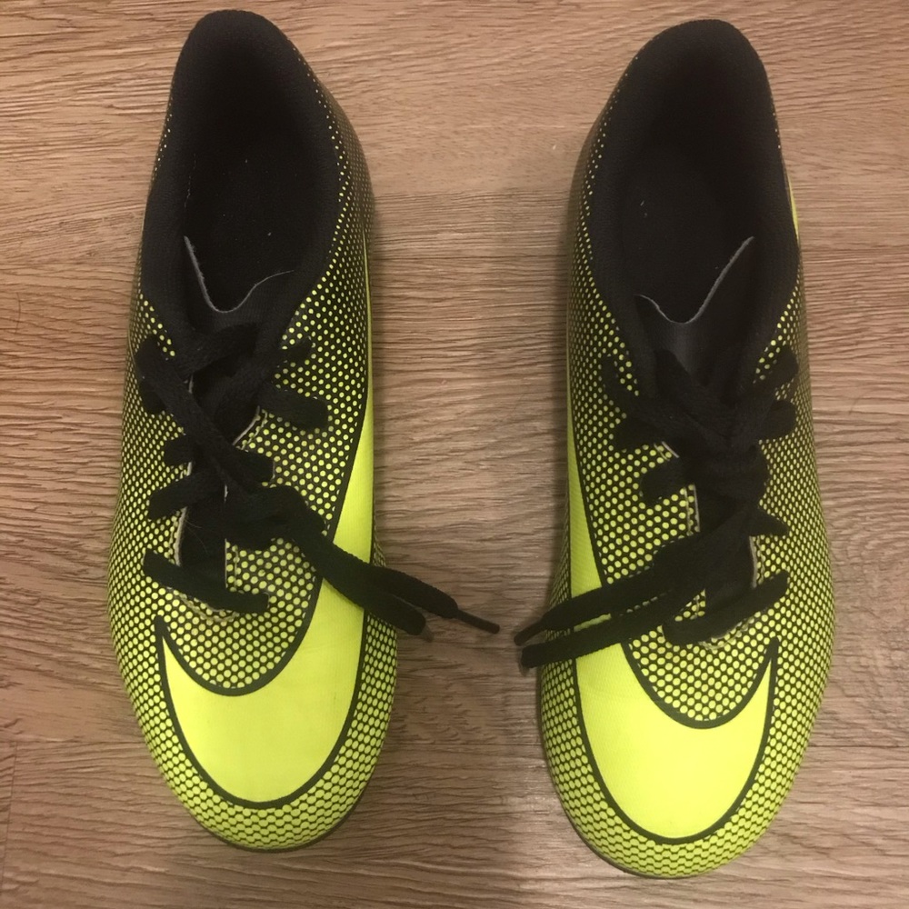 COPY - Nike Soccer Cleats size 1